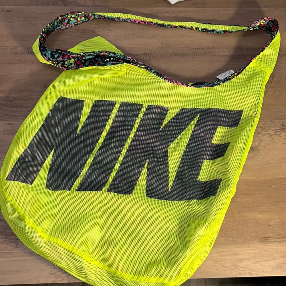 NIKE mesh shoulder tote